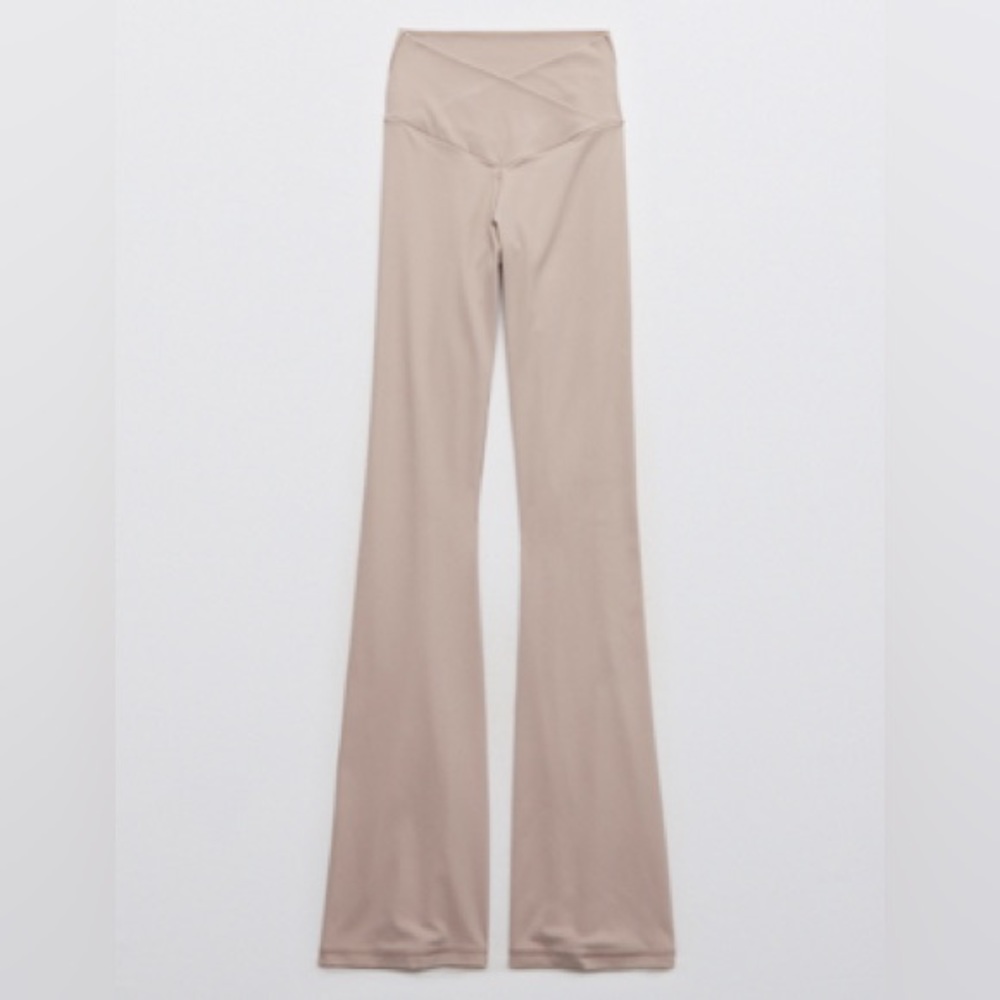 Aerie offline real me crossover flare legging cocoa cream size xs